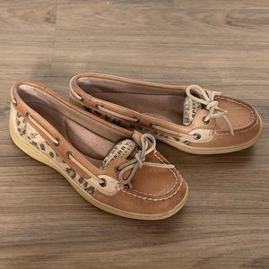 Women’s Sperry Top Sider Angelfish leather leopard sequin boat size 6